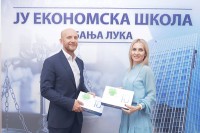 Sberbank Ekonomskoj školi u Banjaluci donirala tablet računare