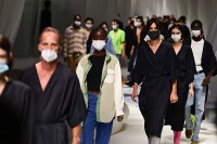 Недјеља моде у Паризу: Модне ревије под маскама
