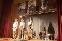 Počeo 19. Festival omladinskih pozorišta RS u Rudom: "Žensko srce u šinjelu"  oduševilo publiku