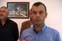 Српске странке позвале сребреничане у Србији да подрже Грујичића