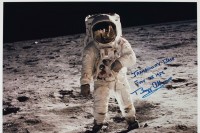 Fotografija Nila Armstronga sa Mjeseca na aukciji u Londonu