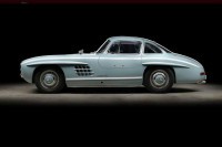 Легендарни Mercedes-Benz 300SL Gullwing рестауриран до савршенства