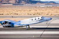SpaceShipTwo ускоро полијеће из свемирске луке Америkа