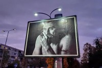 Фотографије Јелене Медић красе билборде широм БиХ: Буђење обасјало тмурне градове