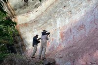U Amazonskoj prašumi otkriven zid iz ledenog doba na kojem su naslikani ljudi i životinje