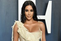 Kim Kardašijan objavila da poklanja pola miliona dolara