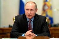 Путин честитао Нову Годину и Божић Вучићу и грађанима Србије