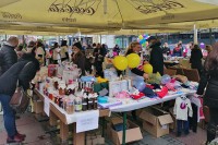 Održan humanitarni bazar: Brčaci pomažu Arminu i Oliveru