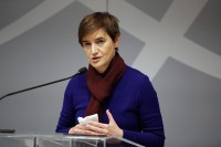 Brnabić: Pokušaćemo da proizvedemo "sputnjik V"