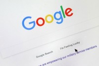 "Гугл" пријети укидањем функције претраживача