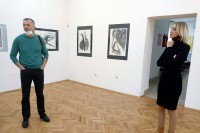 U Muzeju Kozare otvorena izložba "Crteži" autora Nikoline Peslać