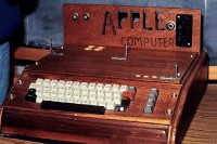 На продају први Епл рачунар, цијена невјероватна