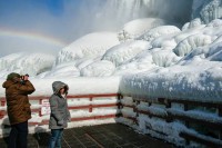 Polarna hladnoća u Americi zaledila Nijagarine vodopade VIDEO