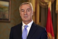 Đukanović: Zatvoriti granice i ubrzati imunizaciju