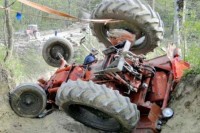 Muškarac teže povrijeđen u padu sa traktora