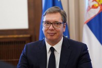 Vučić: Najljepši poklon od djece iz Gračanice