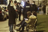 Zagreb: Policija dežurala na trgu da se mladi ne bi okupljali