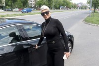 Jelena Karleuša optužena za napad i vrijeđanje fotoreportera