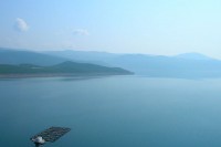 Do ljeta savremeni splav sa plažnim barom na Bilećkom jezeru