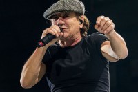 Стиже аутобиографија фронтмена бенда “AC/DC”: Сви животи Брајана Џонсона