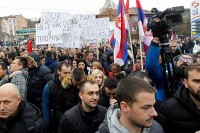 "Srbi neće biti glineni golubovi razularenim bandama na Kosovu"