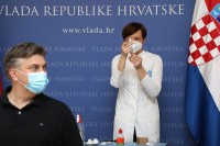 Загрепчани добили позив за вакцинацију, а врата Велесајма закључана