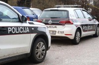 Ukrao „golfa“, pa sletio s puta i završio u bolnici