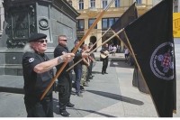 Hosovci pred policijom u centru Zagreba pjevali “Za dom spremni!”