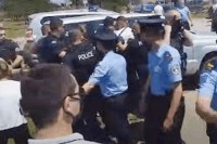 Kosovska policija pretresa Srbe koji su krenuli ka Gazimestanu