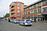 Detalji nesvakidašnjeg incidenta  u Gradišci: Žrtvu povezli, izudarali i izbacili iz auta