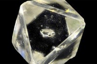 Dijamant u dijamantu iz Jakutije star 800 miliona godina