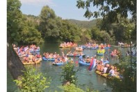 Održana tradicionalna regata: Stotine čamaca ukrasilo Unu