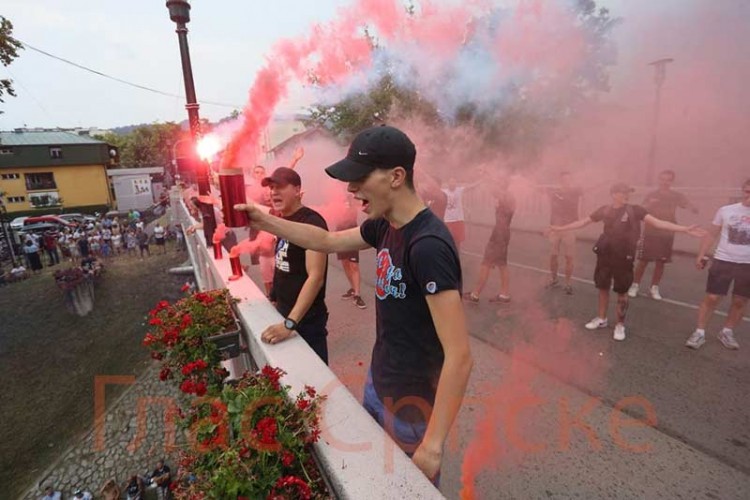 Skokovima s banjalučkog Gradskog mosta počela manifestacija „Ljeto na Vrbasu“.