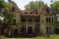 Špicerov dvorac - nekada najljepša građevina u kojoj je snimao Klint Istvud, danas "kuća duhova"