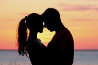 Poljubio djevojku na ulici u Prištini i kažnjen sa 450 evra