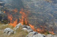 Томиславград тражи помоћ Хрватске и Оружаних снага БиХ у гашењу пожара