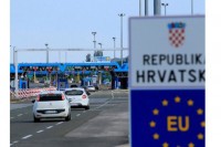 Hrvatska uvodi nadzor postupanja policije prema migrantima