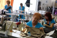 Увоз репроматеријала за текстилну индустрију кроји цијену готових производа:  Јесењу колекцију “красиће” и поскупљење