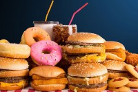 Амерички научници тврде да брза храна не мора нужно узроковати дебљање