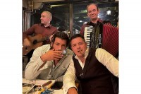 Najljepši turski glumac se provodi u Beogradu, muzika mu svira "na uvce"