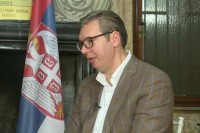 Вучић: Србија неће подржати никакве приче о смјени Додика