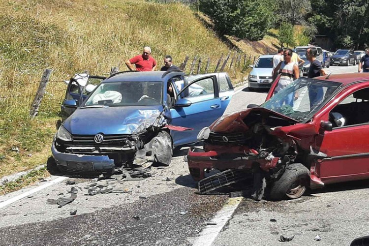 Sudar u Foči, troje povrijeđeno