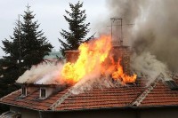 Vanbračni supružnici povrijeđeni u požaru u Modriči: Bježeći od vatre skočio sa sprata kuće