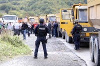 U prekidu saobraćaj na prelazima Jarinje i Brnjak, protestuje sve više ljudi