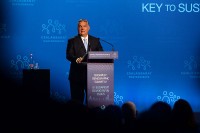 Orban na demografskom samitu: Zapad ne želi da se održi