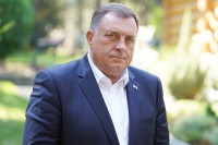 Dodik: Sa obrazom pred ljude u MZ Petrićevac