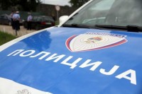 Napadnut ispred kuće u Banjaluci, oteta mu torbica, policija traga za osumnjičenim