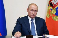 Путин: Нисам се разболио од ковида, хвала Богу