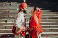 Indija: Mladenci krenuli na vjenčanje ploveći u loncu