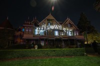 Ноћ вјештица у Винчестер Мистерију, једној од најпознатијих уклетих кућа на свијету